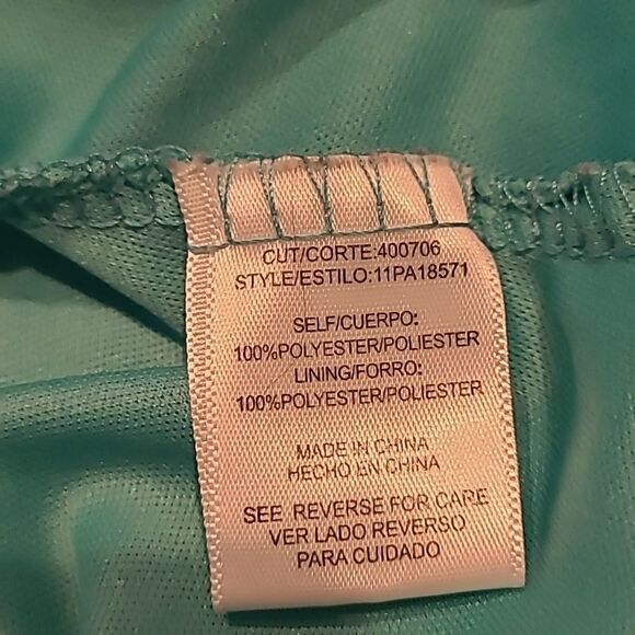 Free 2 luv sz 2X cold shoulder blouse - Picture 8 of 10